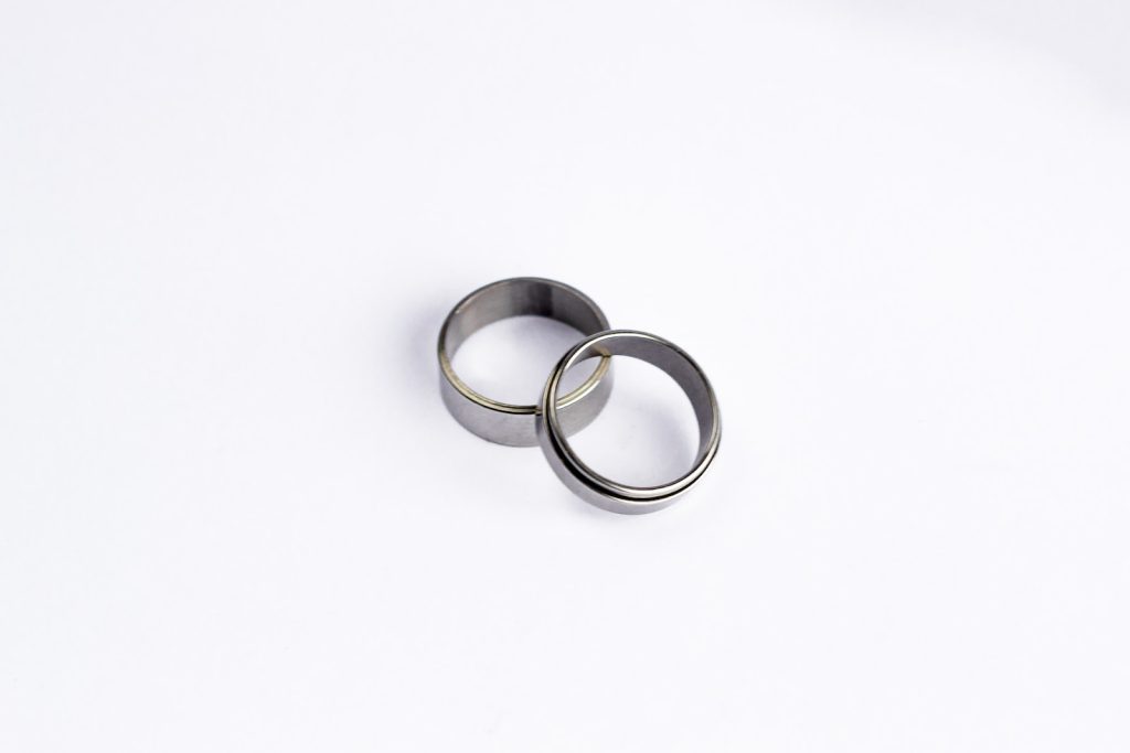 two silver ring band